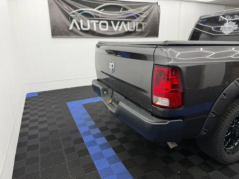 Used 2014 RAM 1500 HFE RWD image 3