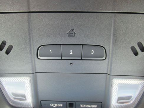 Used 2024 Chevrolet Equinox Premier FWD image 31