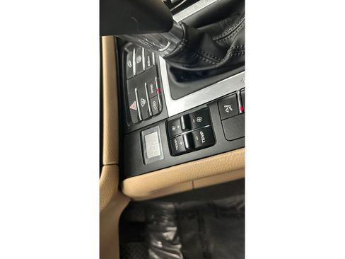 Used 2021 Porsche Macan AWD/4WD image 33