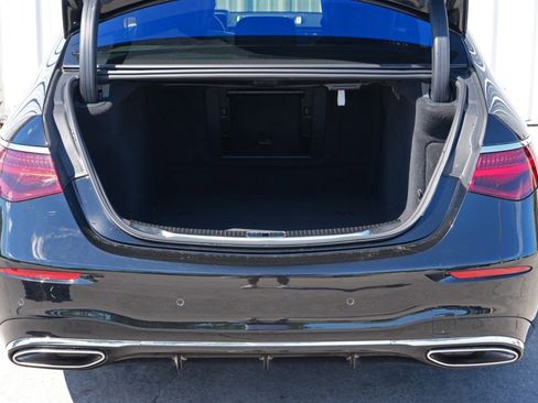 Used 2022 Mercedes-Benz S 580 4MATIC Sedan w/ AMG Line Package image 10