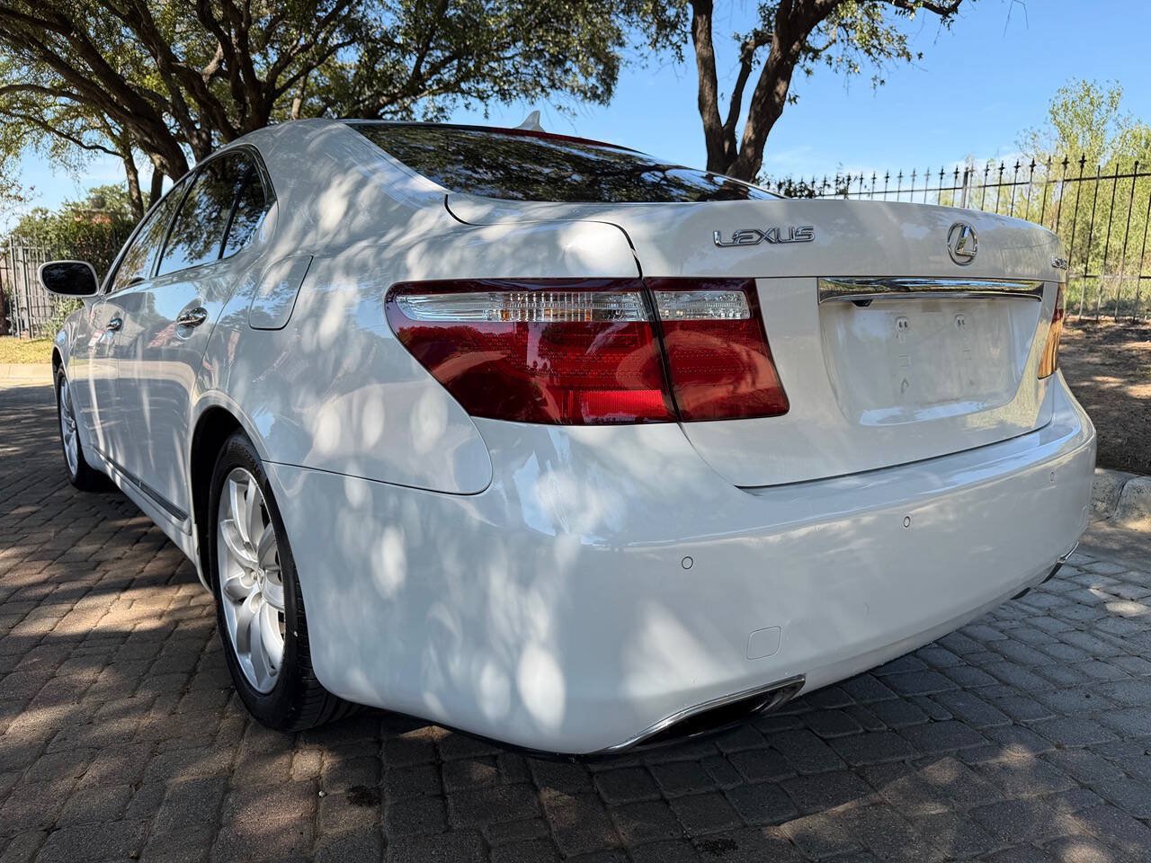 Used 2009 Lexus LS 460 w/ Comfort Pkg RWD image 6