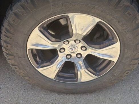 Used 2019 RAM 1500 Laramie AWD/4WD image 5