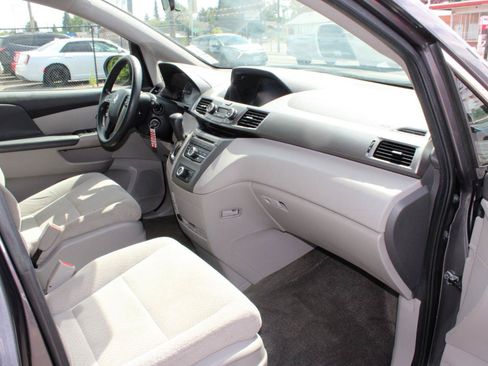 Used 2016 Honda Odyssey LX image 16