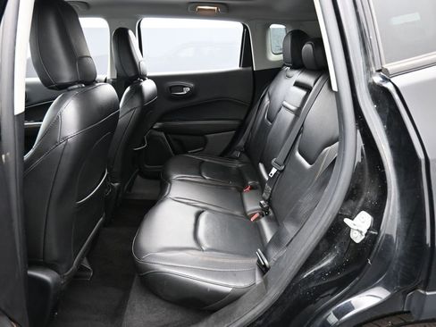 Used 2018 Jeep Compass Limited w/ Navigation Group AWD/4WD image 34