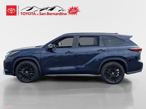 Certified 2024 Toyota Highlander XSE image 2