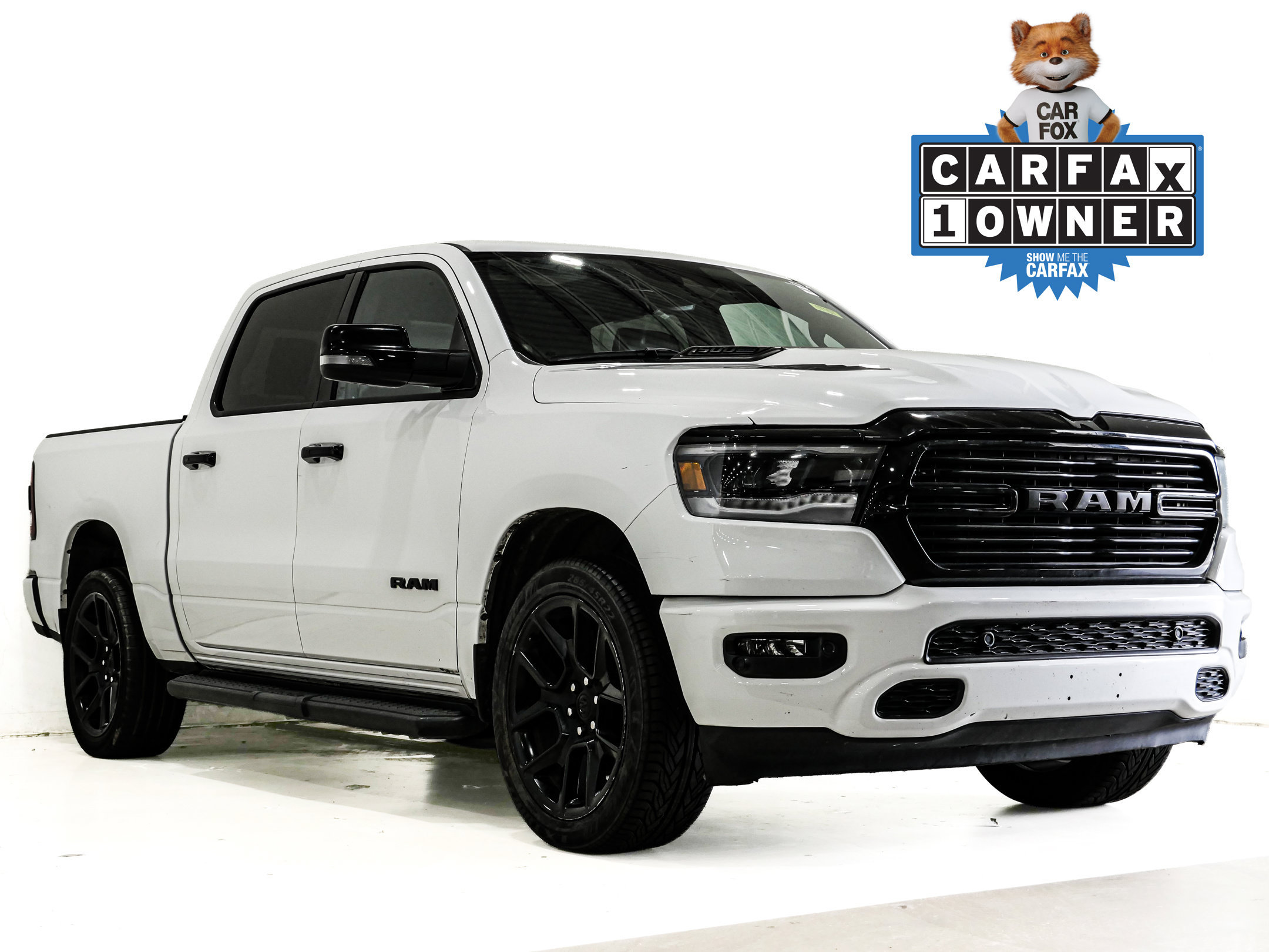 Used 2023 RAM 1500 Laramie AWD/4WD image 1