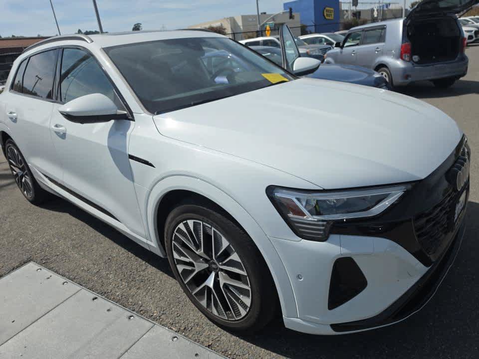 Used 2024 Audi Q8 e-tron Premium Plus AWD/4WD image 4