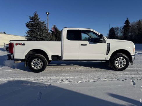 Used 2023 Ford F250 XLT w/ FX4 Off-Road Package image 10