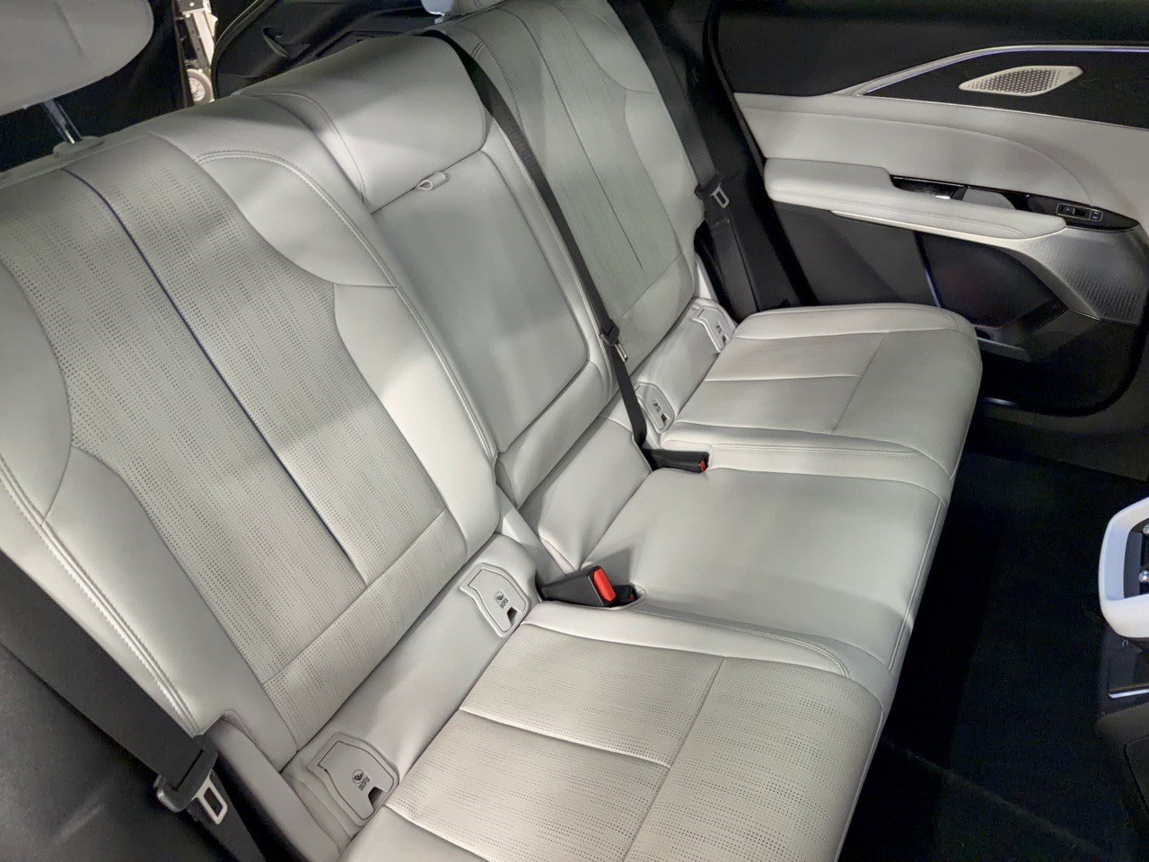 Certified 2024 Cadillac Lyriq Sport w/ LPO, Floor Liner Package AWD/4WD image 29