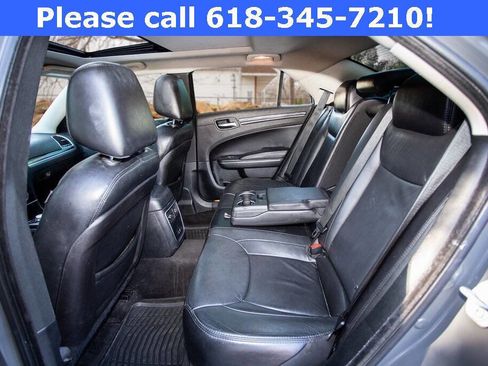 Used 2018 Chrysler 300 Touring L image 20