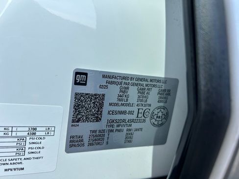 Used 2025 GMC Yukon Denali w/ Sun & Power Step Package image 29