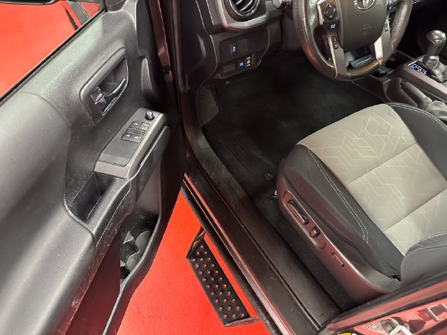 Certified 2022 Toyota Tacoma TRD Sport AWD/4WD image 9