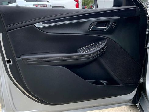 Used 2017 Chevrolet Impala LT image 20