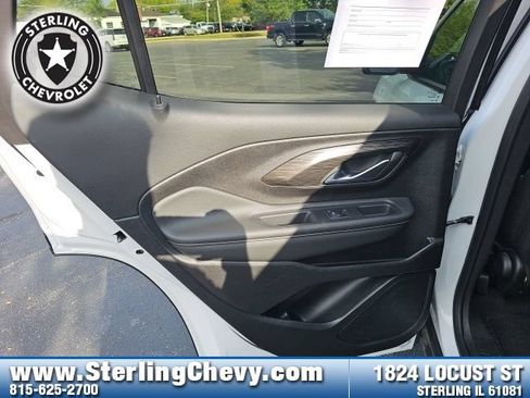 Used 2024 GMC Terrain SLE FWD image 24