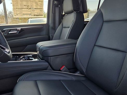 New 2026 Chevrolet Suburban Premier AWD/4WD image 14