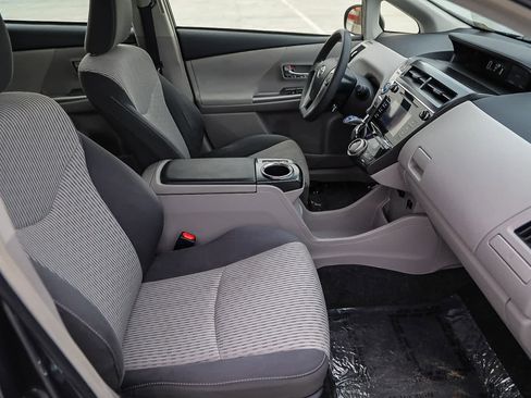 Used 2015 Toyota Prius V Three image 16