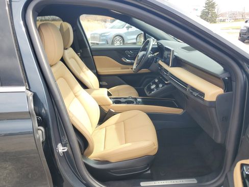 Used 2022 Lincoln Corsair Reserve w/ Equipment Group 201A image 9