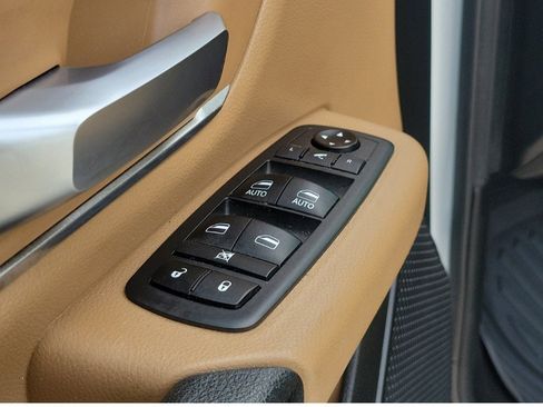 Used 2019 RAM 1500 Big Horn image 16