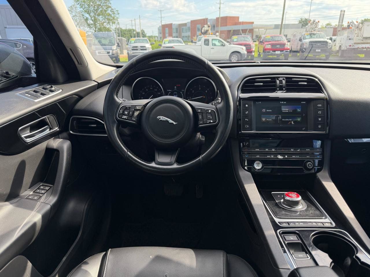 Used 2017 Jaguar F-PACE Premium AWD/4WD image 15