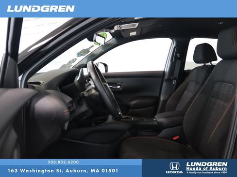 Used 2025 Honda HR-V Sport image 12