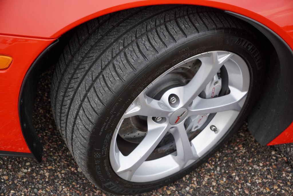Used 2011 Chevrolet Corvette Grand Sport w/ Preferred Equipment Group RWD image 13