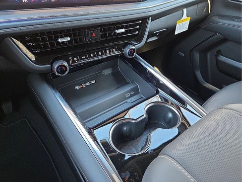 New 2026 Chevrolet Tahoe Premier w/ Sun And Tow Package image 25