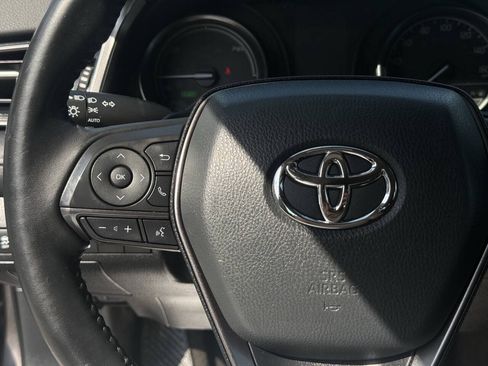Used 2023 Toyota Camry SE FWD image 17