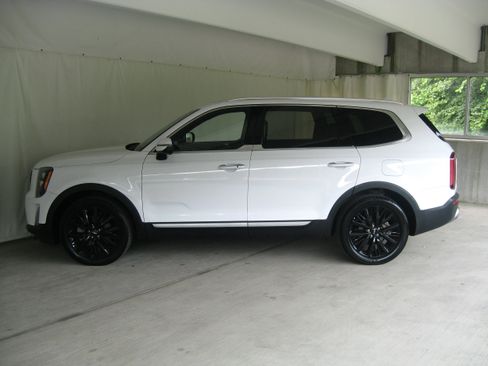 Certified 2022 Kia Telluride SX w/ SX Prestige Package image 25