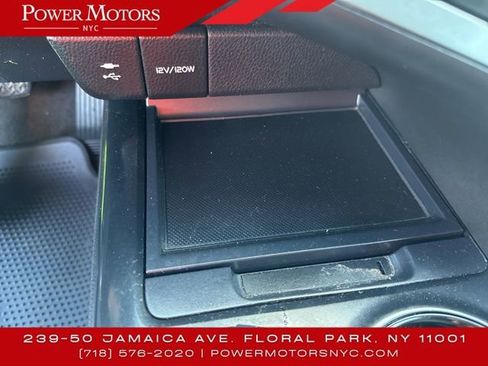Used 2019 Toyota Camry L image 27