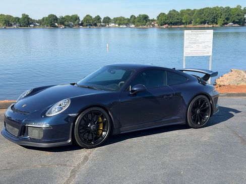 Used 2015 Porsche 911 GT3 RWD image 2
