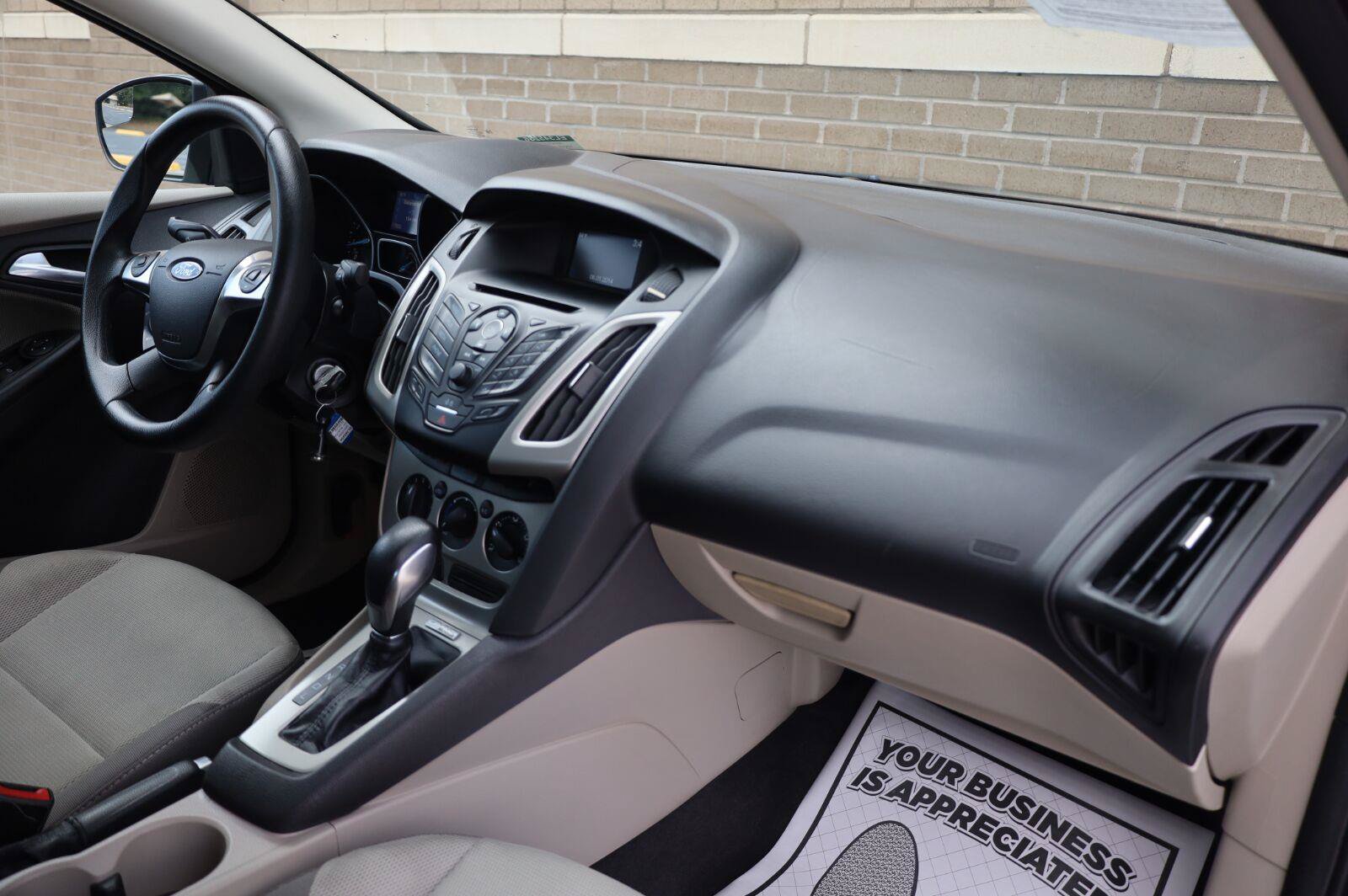 Used 2014 Ford Focus SE FWD image 28