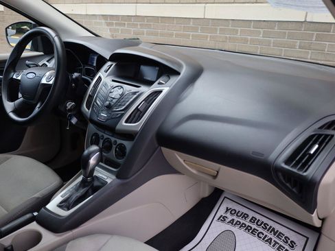 Used 2014 Ford Focus SE FWD image 28