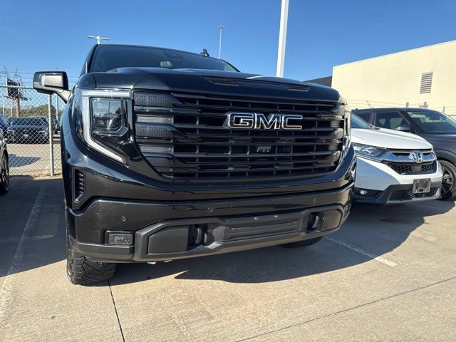 Used 2024 GMC Sierra 1500 Elevation w/ Elevation Premium Package RWD image 3