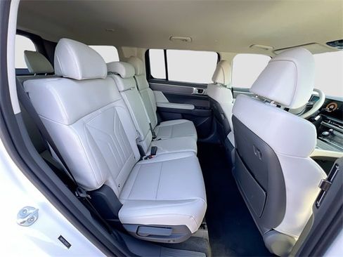 New 2025 Hyundai Santa Fe SEL image 28