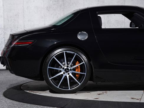 Used 2014 Mercedes-Benz SLS AMG GT Coupe image 34