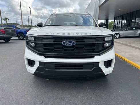 Used 2025 Ford Expedition Active AWD/4WD image 9