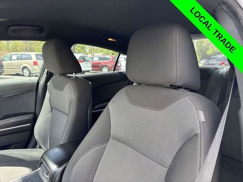 Used 2018 Dodge Charger SXT RWD image 6