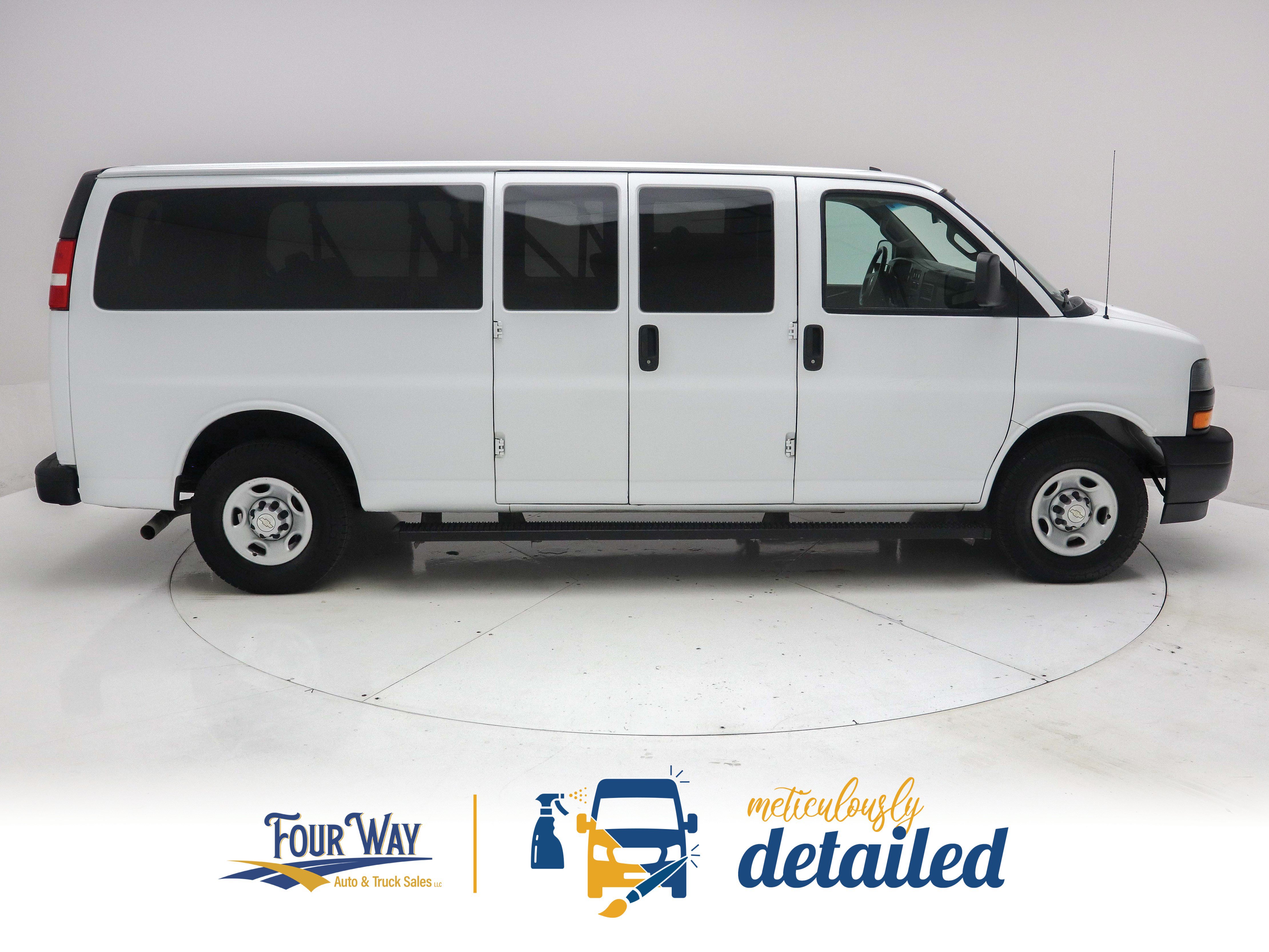 Used 2021 Chevrolet Express 3500 LS RWD image 2