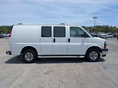 Used 2024 GMC Savana 2500 w/ Driver Convenience Package RWD image 3