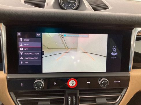 Certified 2025 Porsche Macan AWD image 11