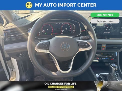 Used 2025 Volkswagen Jetta SEL image 9