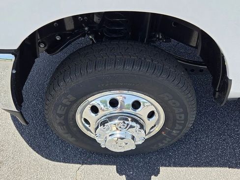New 2026 RAM 3500 Big Horn AWD/4WD image 15