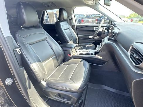Used 2021 Ford Explorer XLT w/ Equipment Group 202A image 28