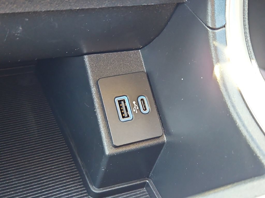 Used 2024 Ford Edge SEL AWD/4WD image 17