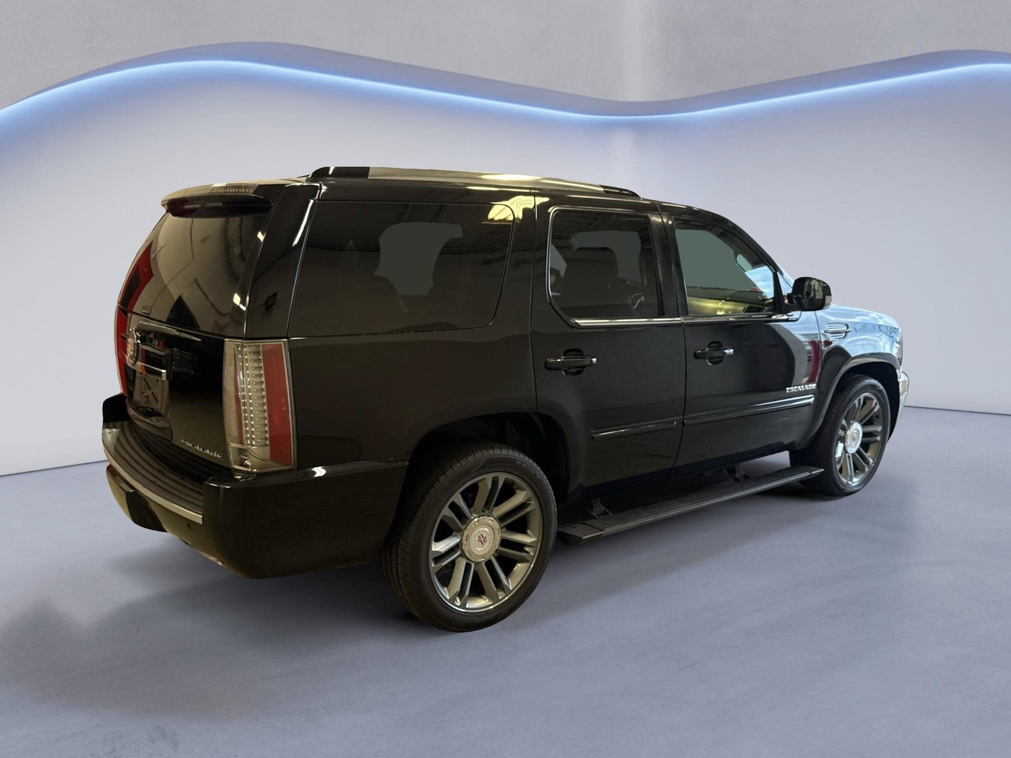 Used 2014 Cadillac Escalade Premium AWD/4WD image 8