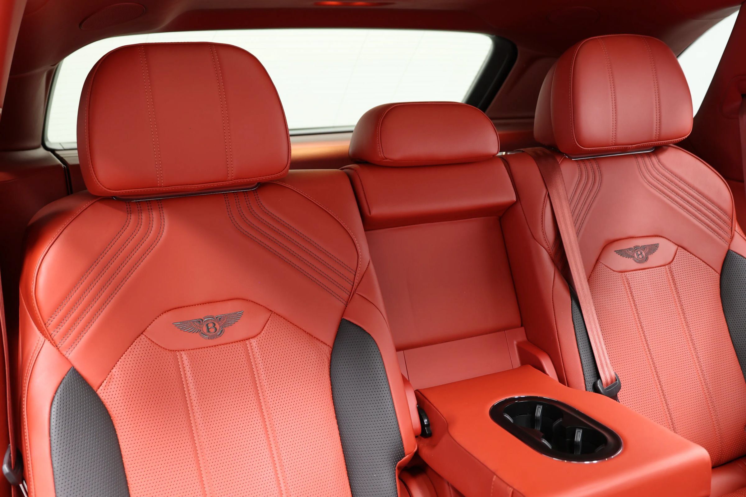 Used 2022 Bentley Bentayga AWD/4WD image 93