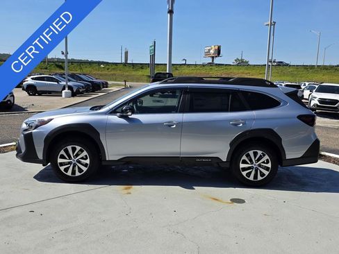 Used 2025 Subaru Outback Premium AWD/4WD image 6