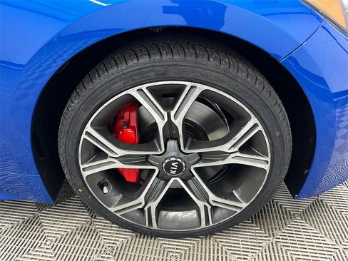 Used 2018 Kia Stinger GT2 image 14