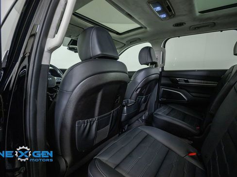 Used 2025 Kia Telluride SX Prestige AWD/4WD image 26