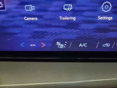 New 2026 Chevrolet Traverse LT w/ Sun and Wheel Package image 11